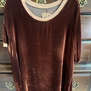Johnny Was/Pete and Greta Brown Velvet Short Sleeve Top